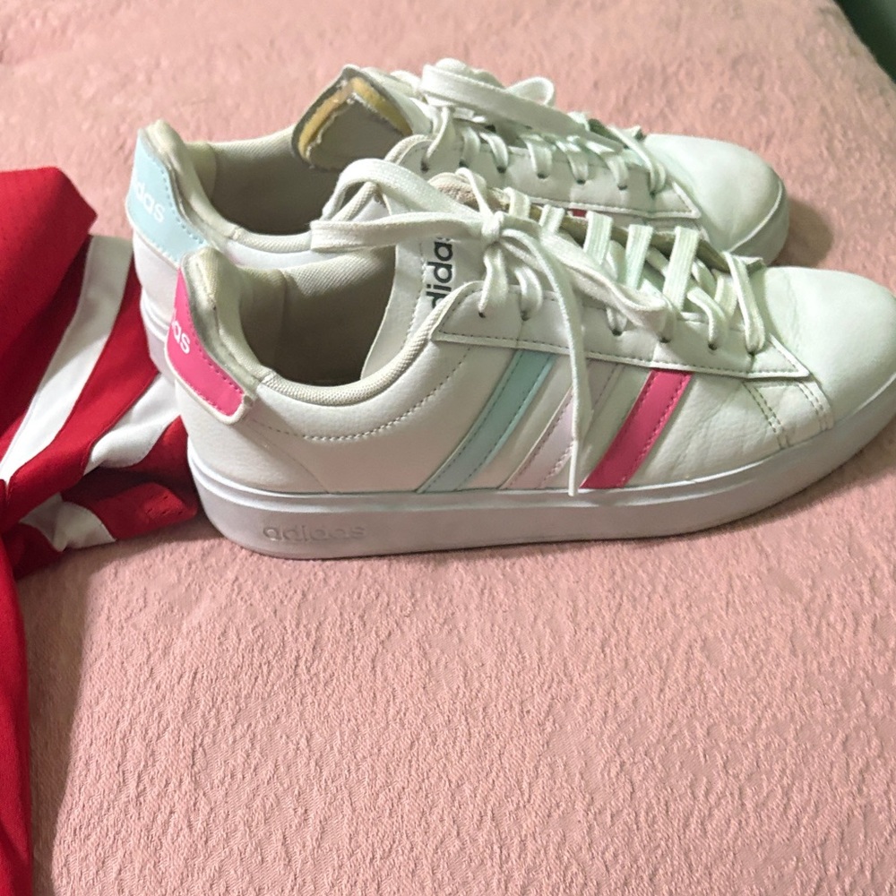 Adidas Women's Sneakers in White with Pink and Blue Stripes